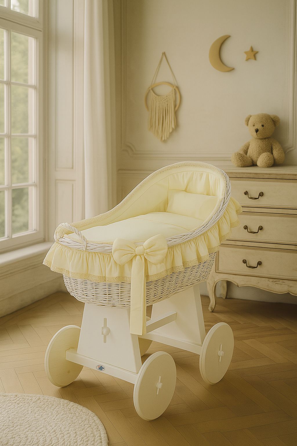 Moses Basket Wicker hood crib Carina - white + cream bedding