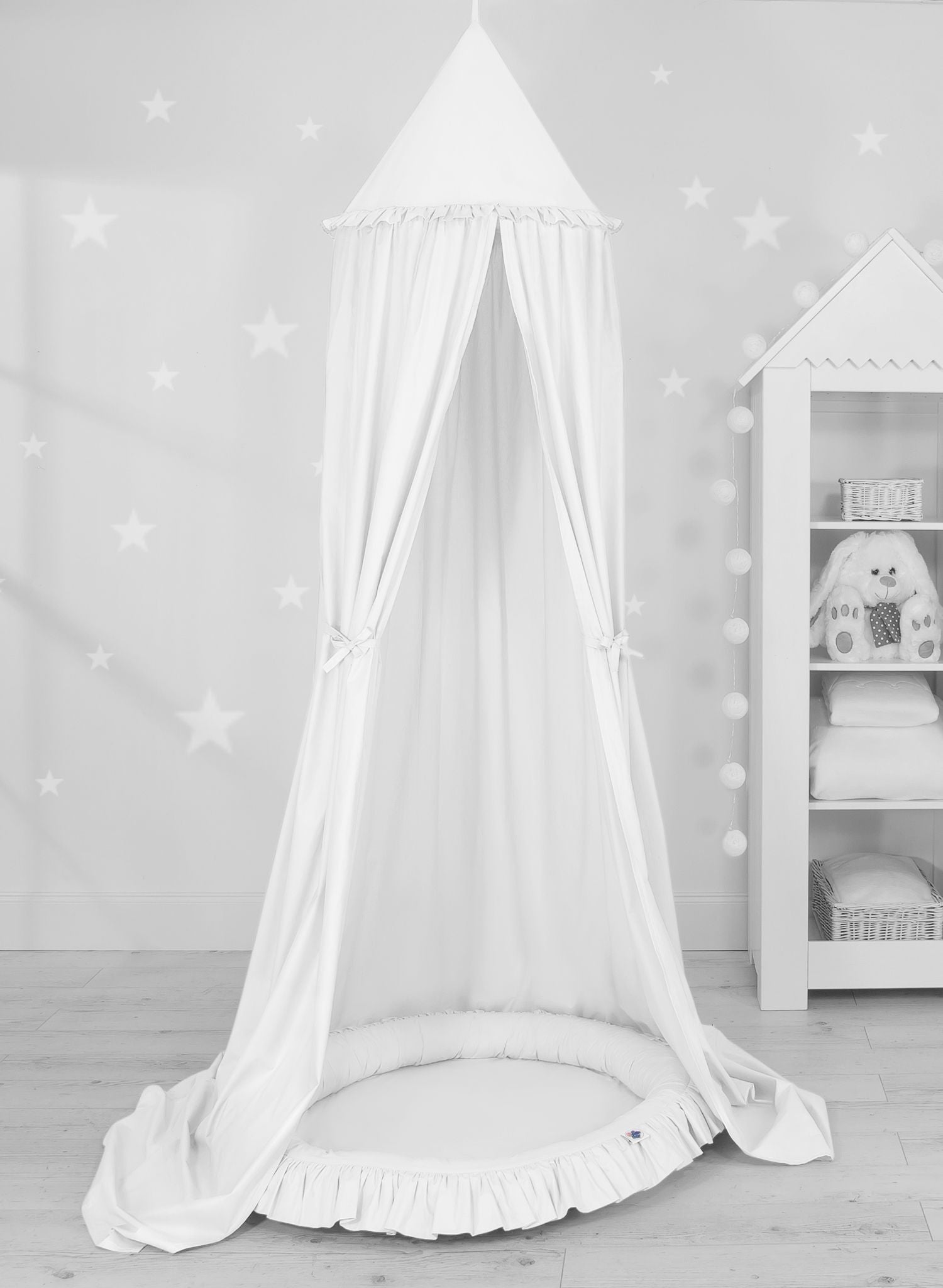 Hanging cotton canopy for children's room - white