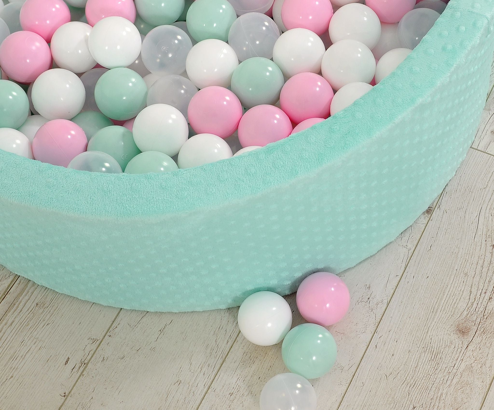Ball-pit minky H-30 cm with balls 200pcs- mint
