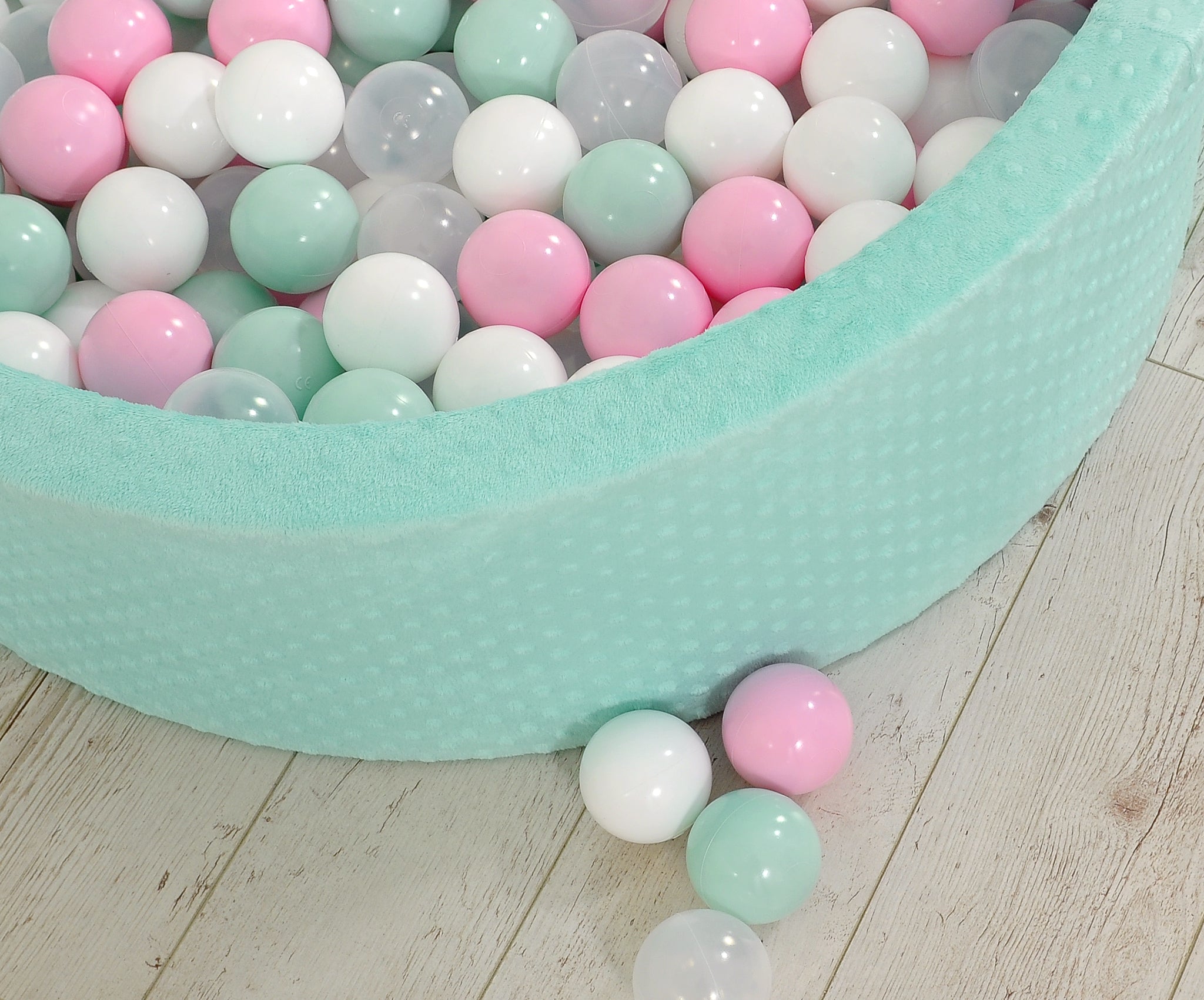 Ball-pit minky H-30 cm with balls 300pcs - mint