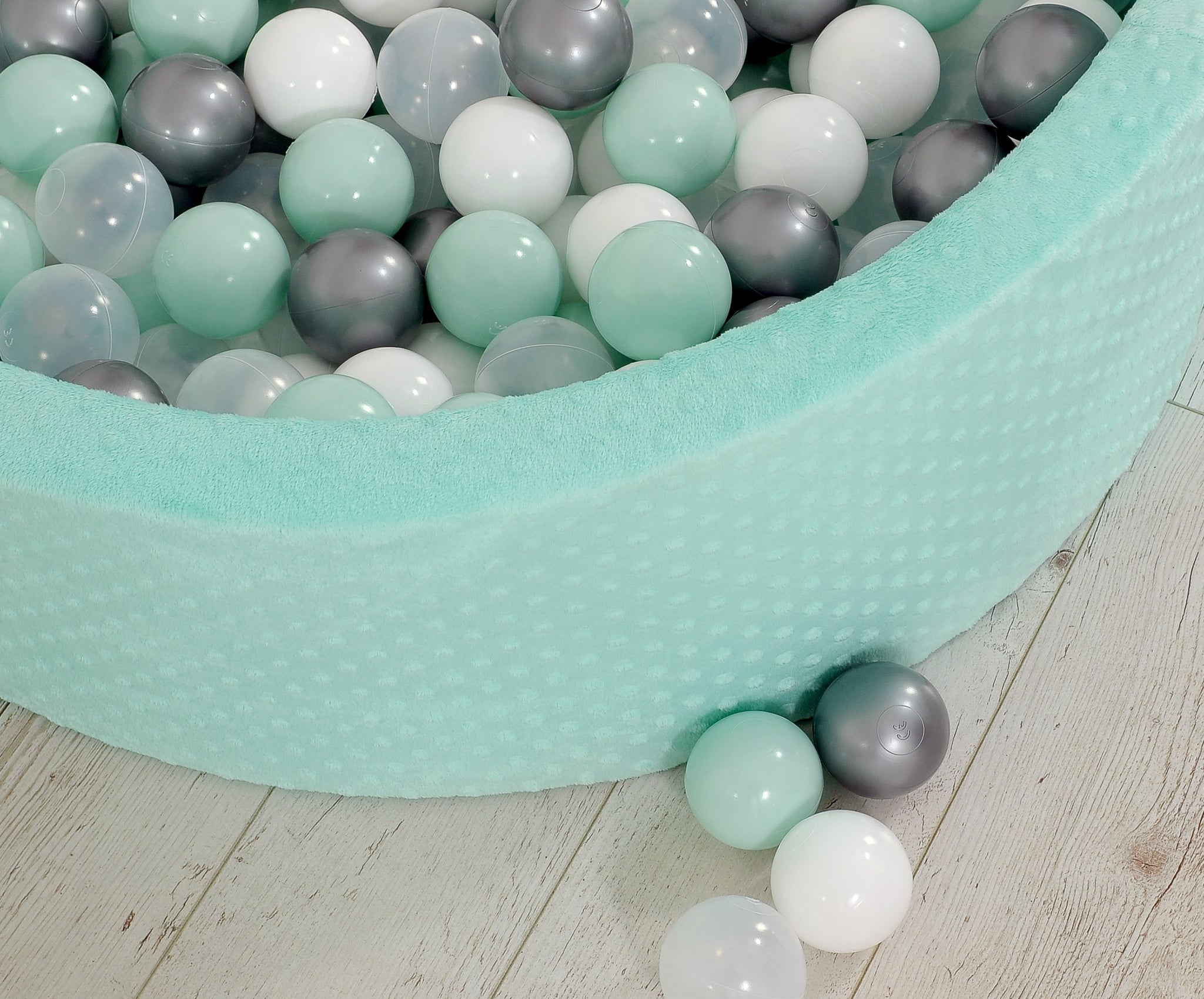 Ball-pit minky H-30 cm with balls 300pcs - mint