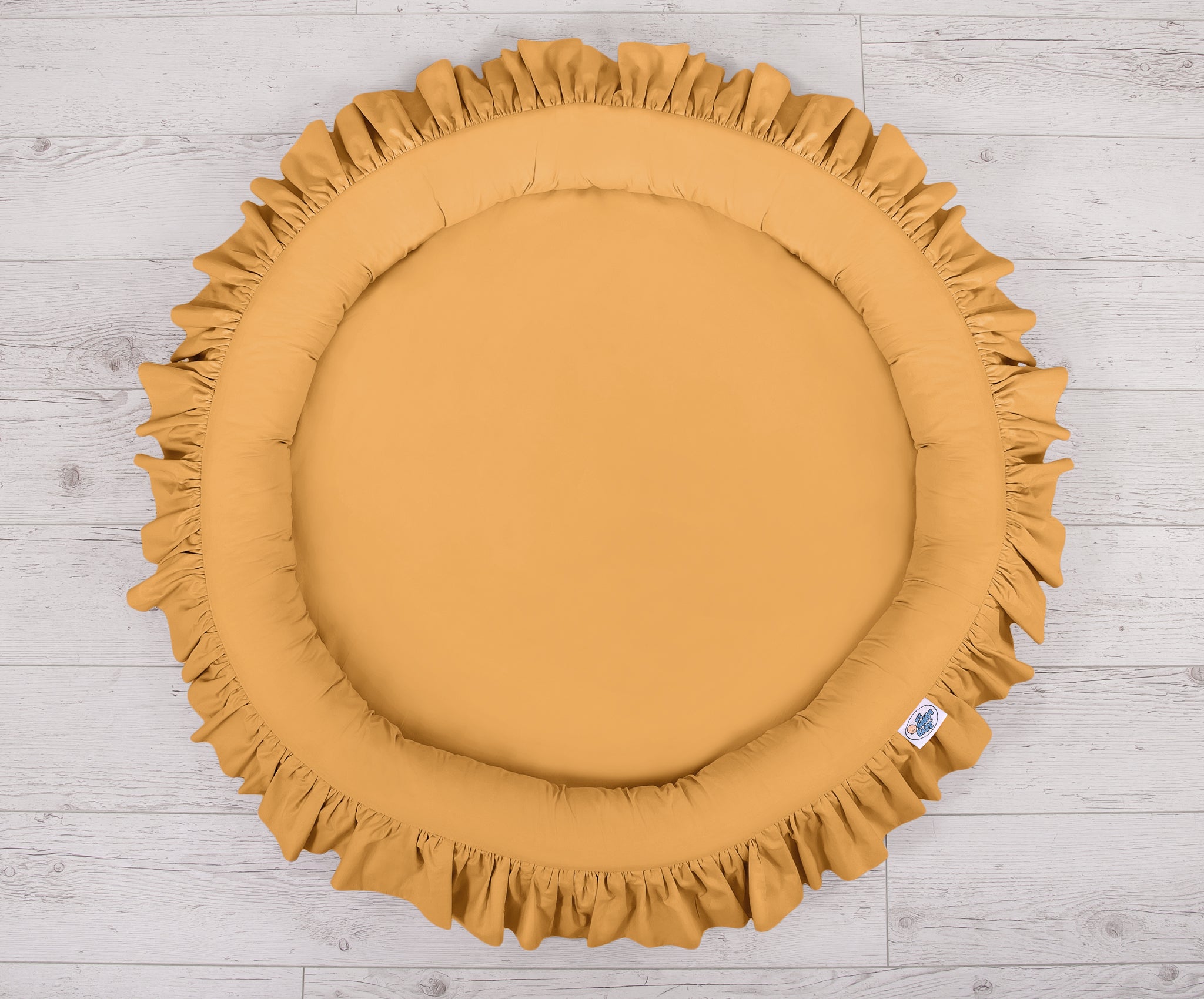 Nest with flounce - honey yellow