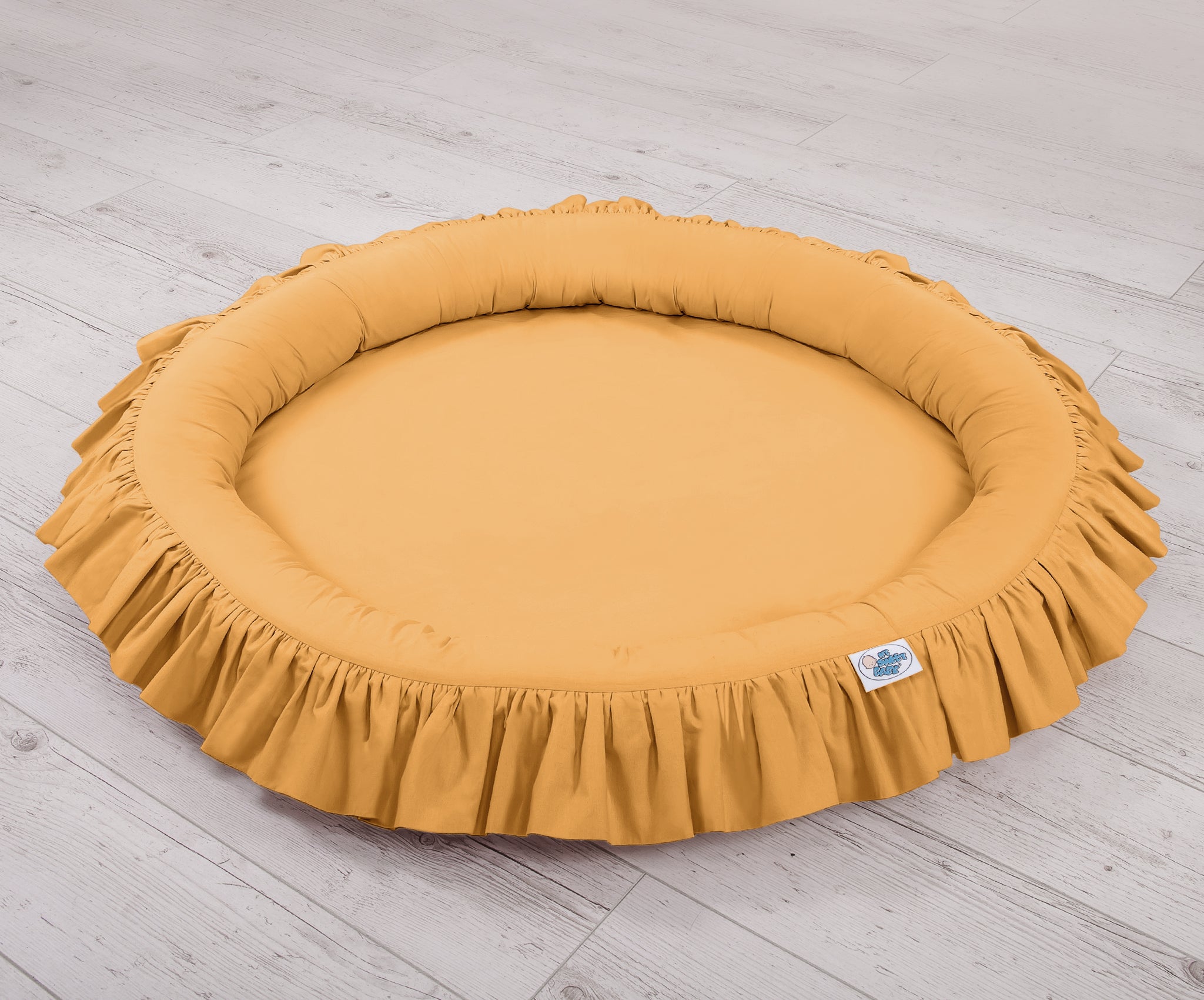 Nest with flounce - honey yellow