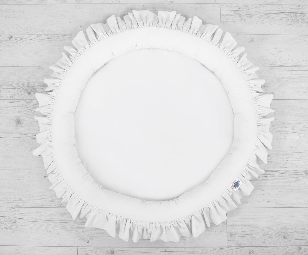 Nest with flounce - white