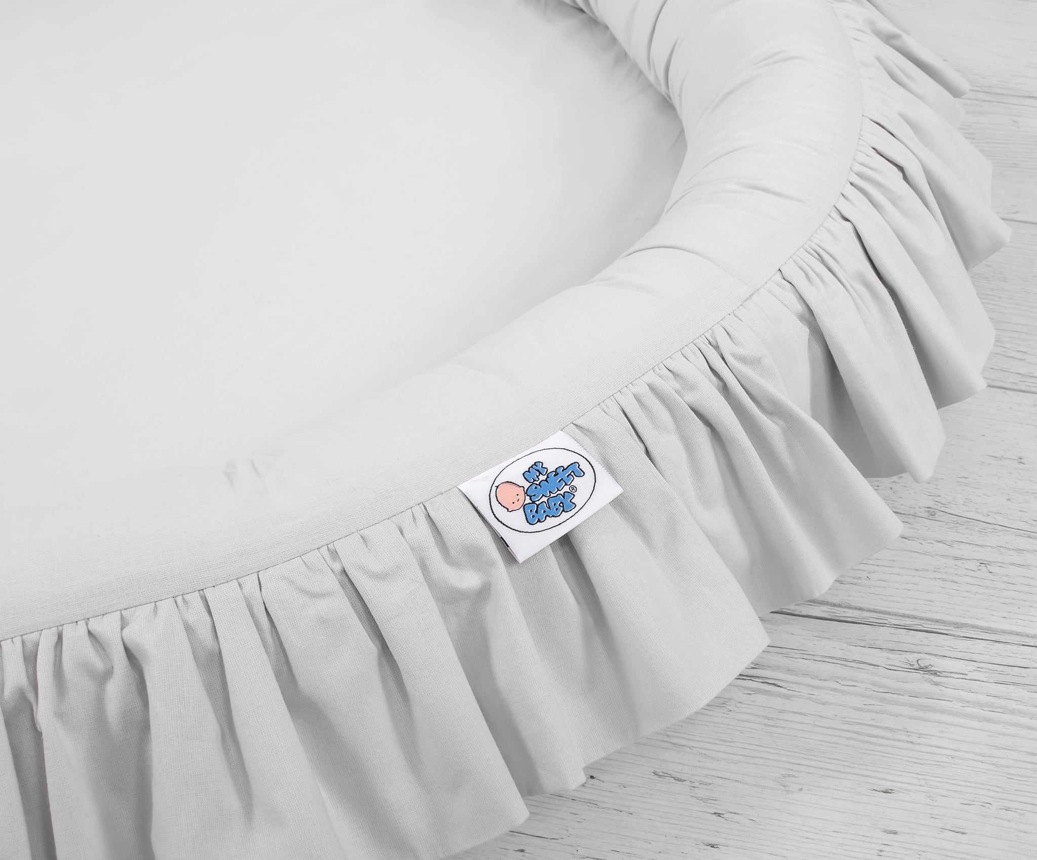 Nest with flounce - gray