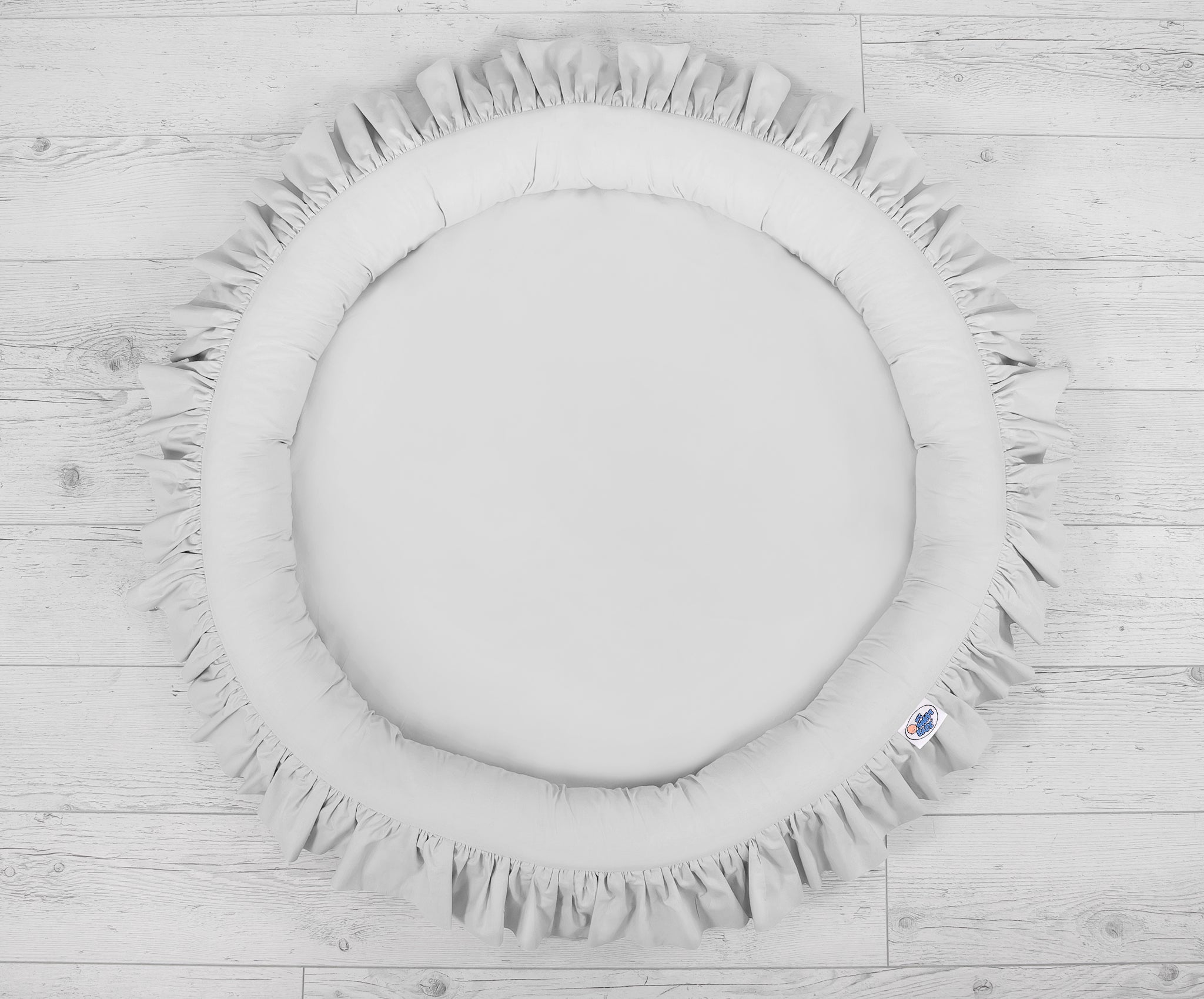 Nest with flounce - gray