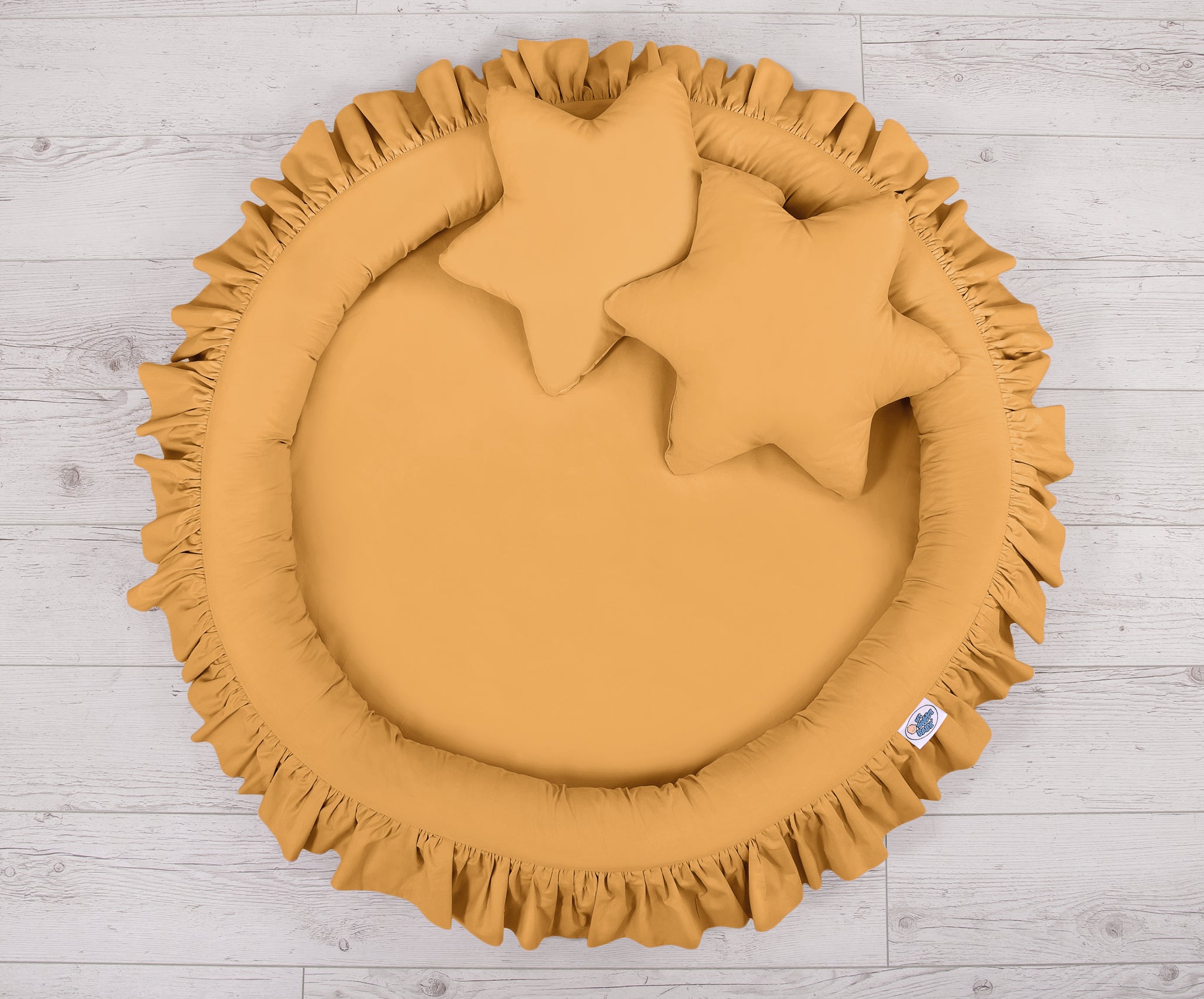 Nest with flounce - honey yellow