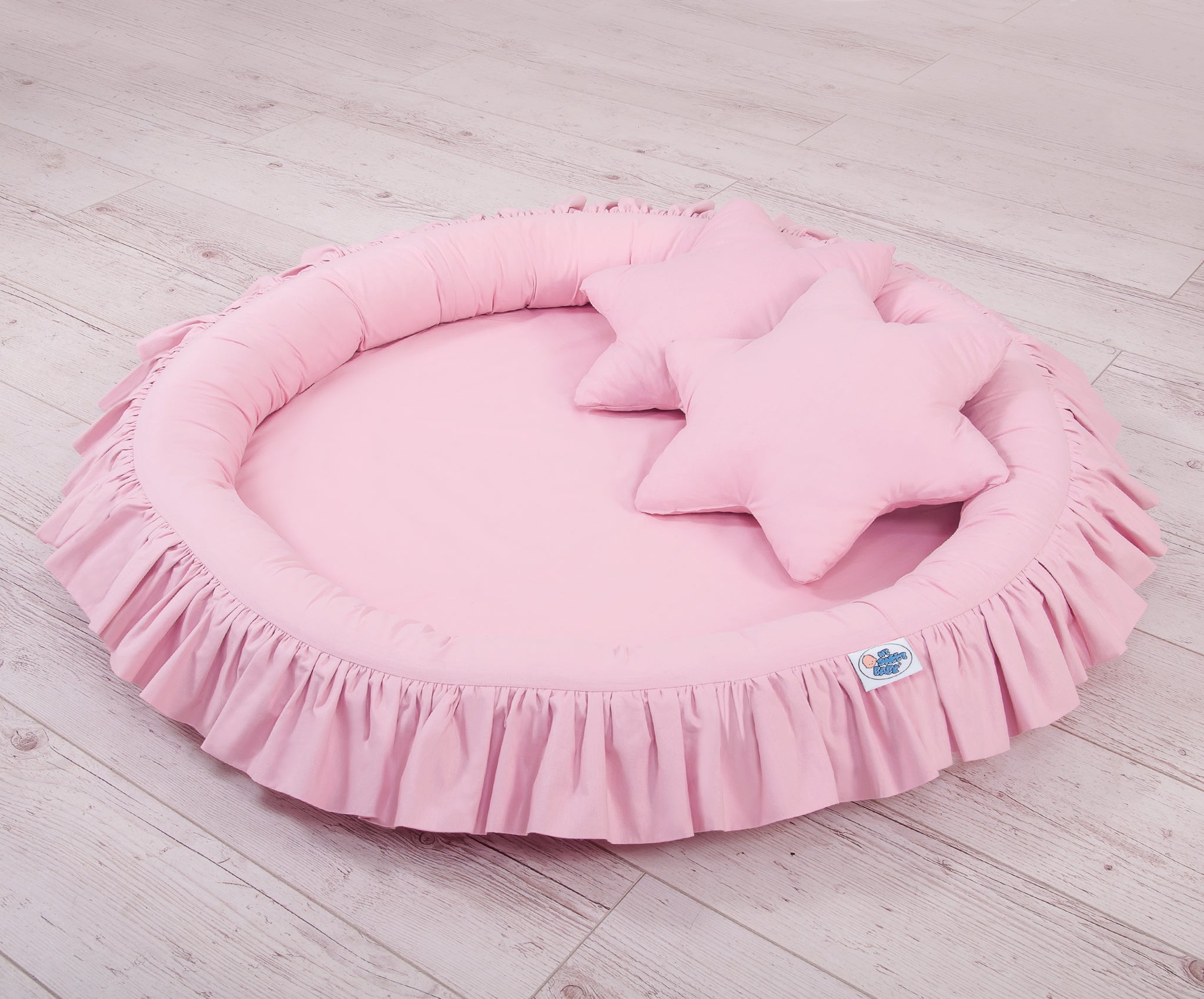 Nest with flounce - pink