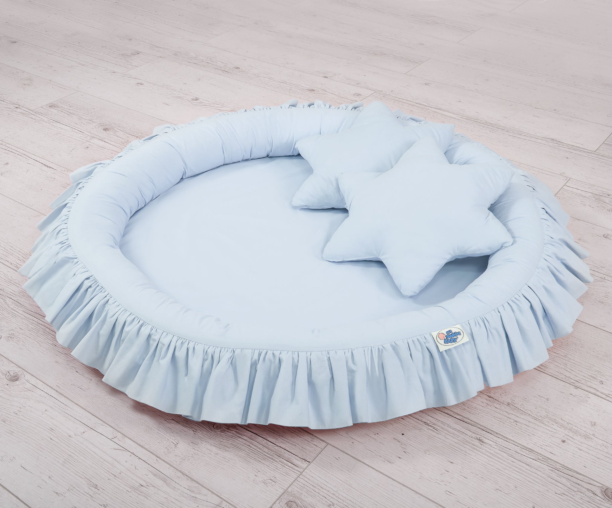 Nest with flounce - blue
