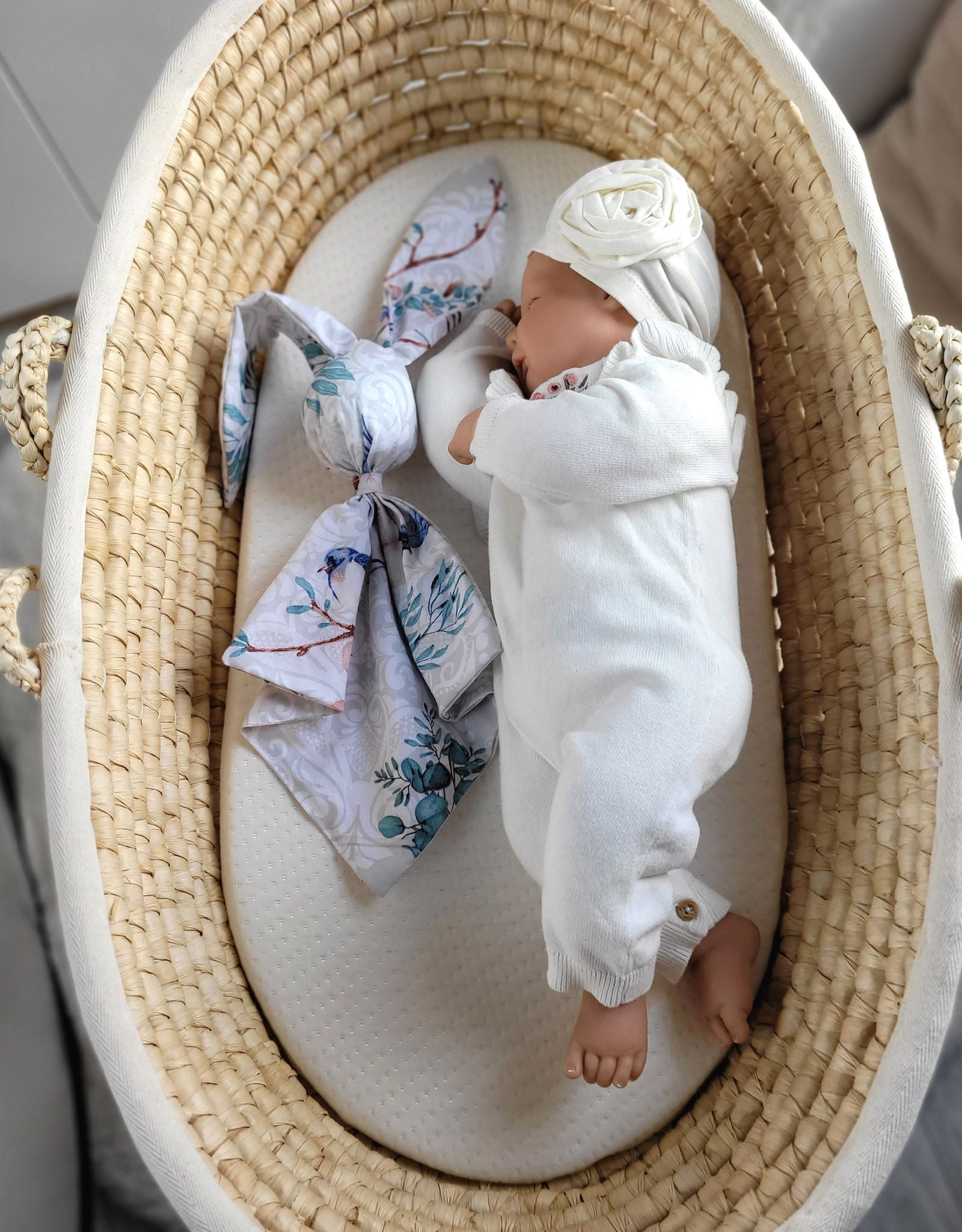 Soft cosy cuddly bunny blanket in cotton - Blue birds