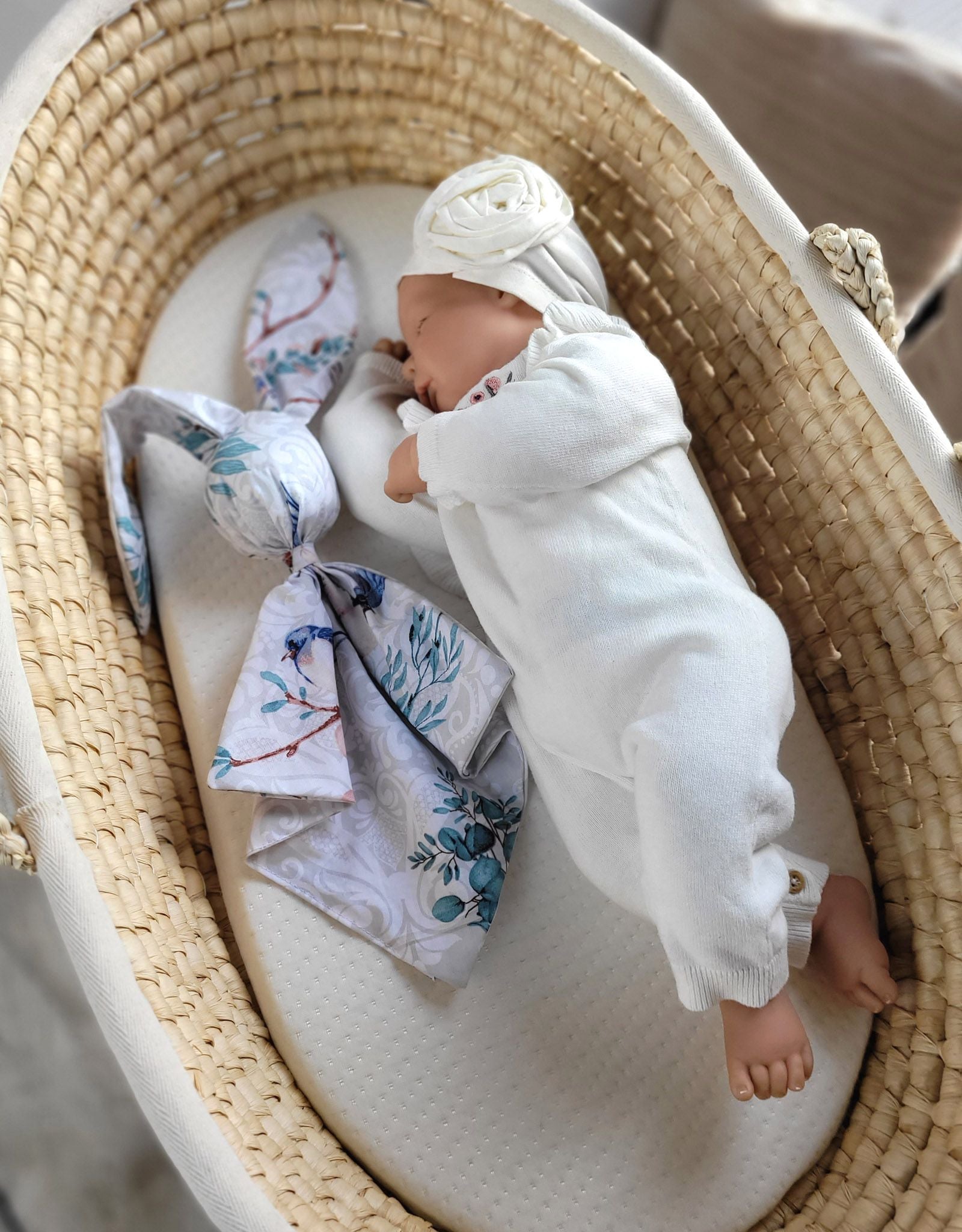 Soft cosy cuddly bunny blanket in cotton - Blue birds