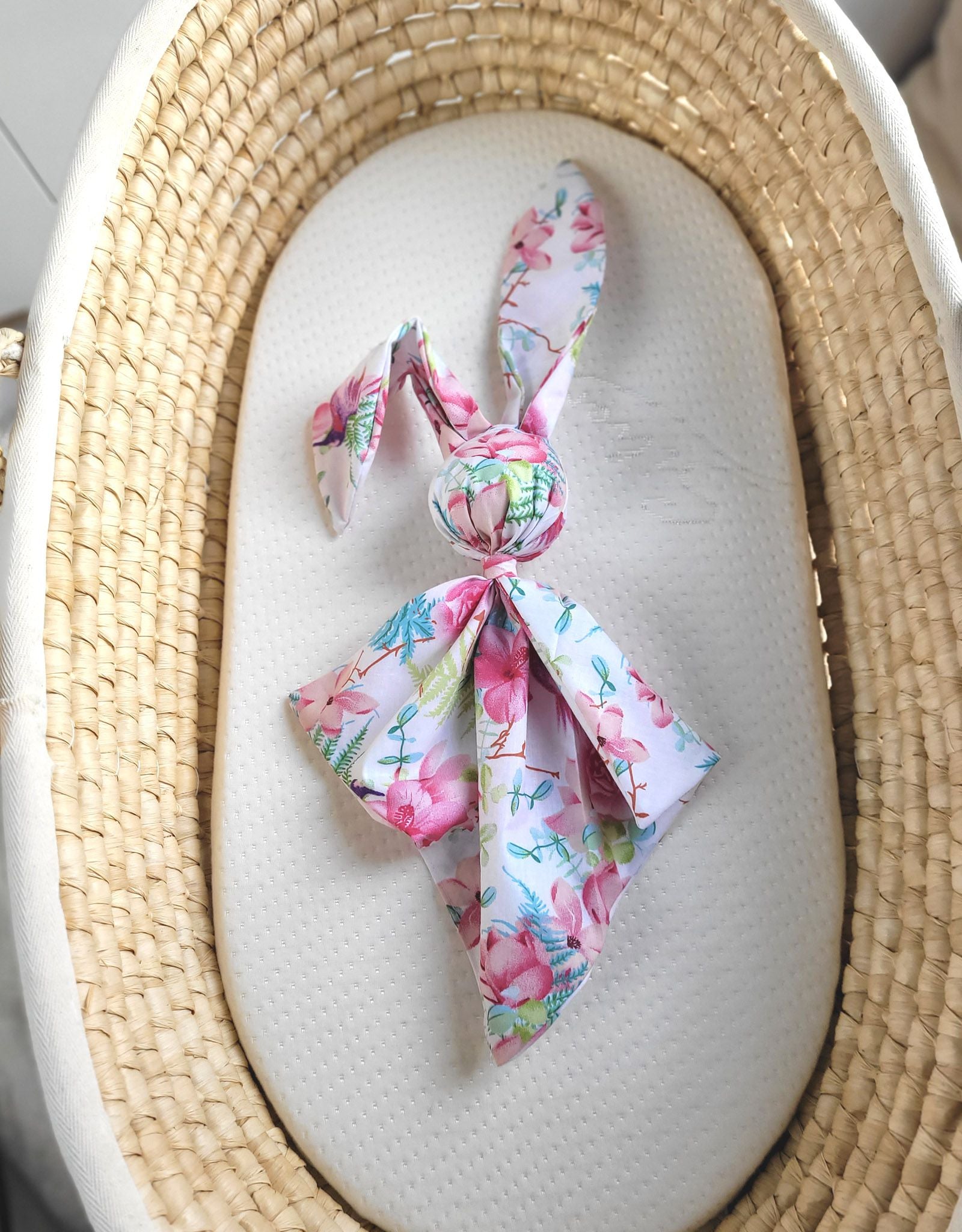 Soft cosy cuddly bunny blanket in cotton - Hummingbirds