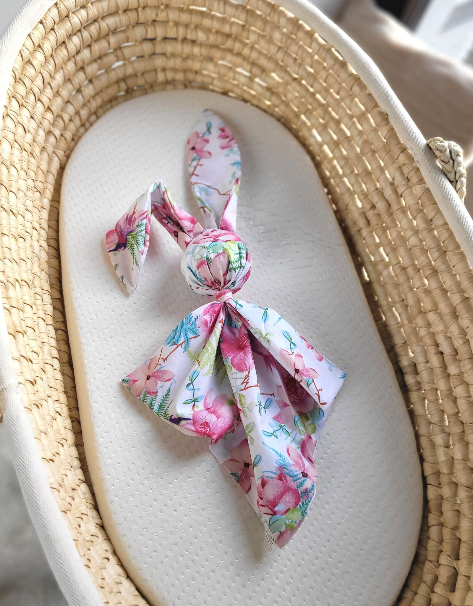 Soft cosy cuddly bunny blanket in cotton - Hummingbirds