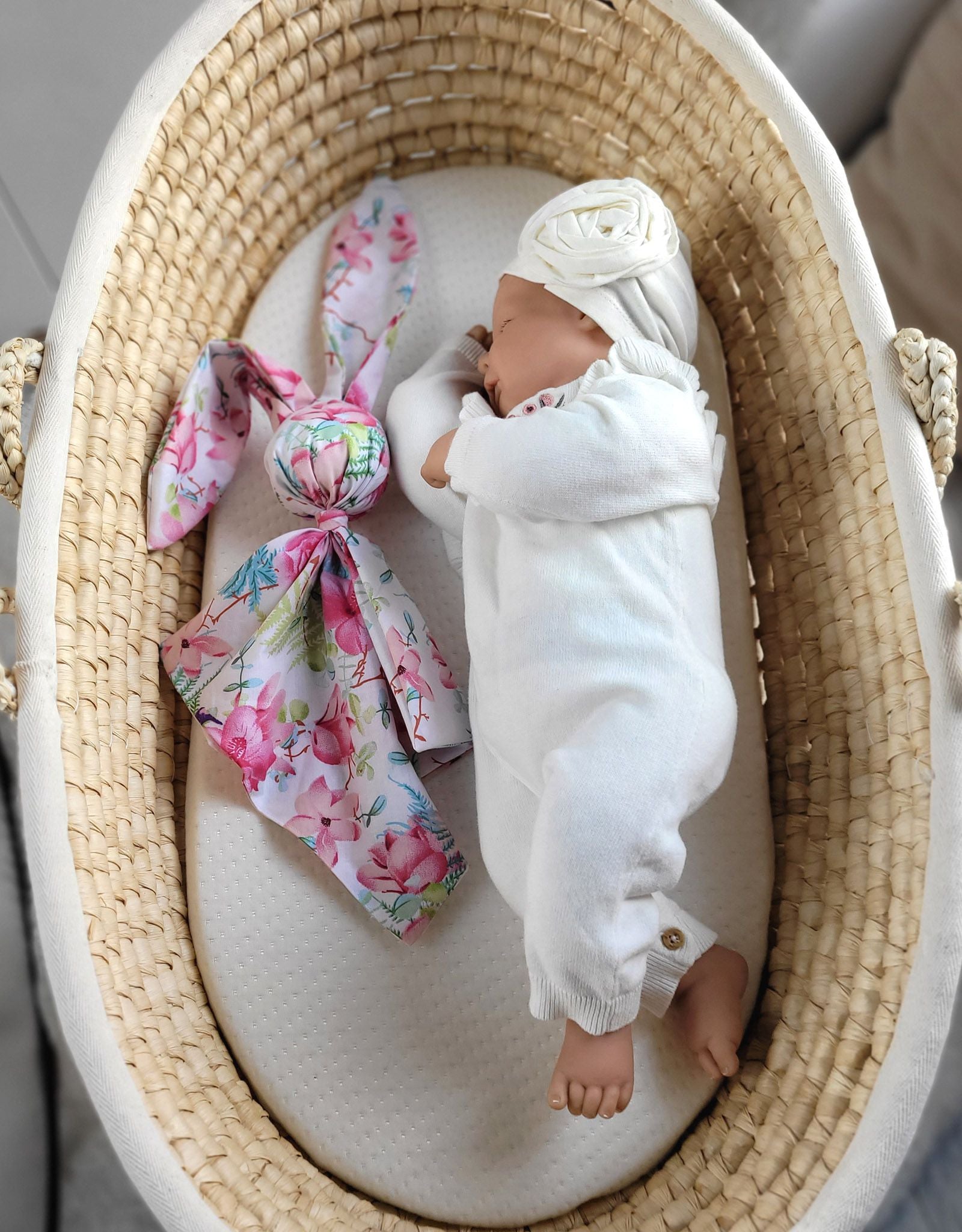 Soft cosy cuddly bunny blanket in cotton - Hummingbirds