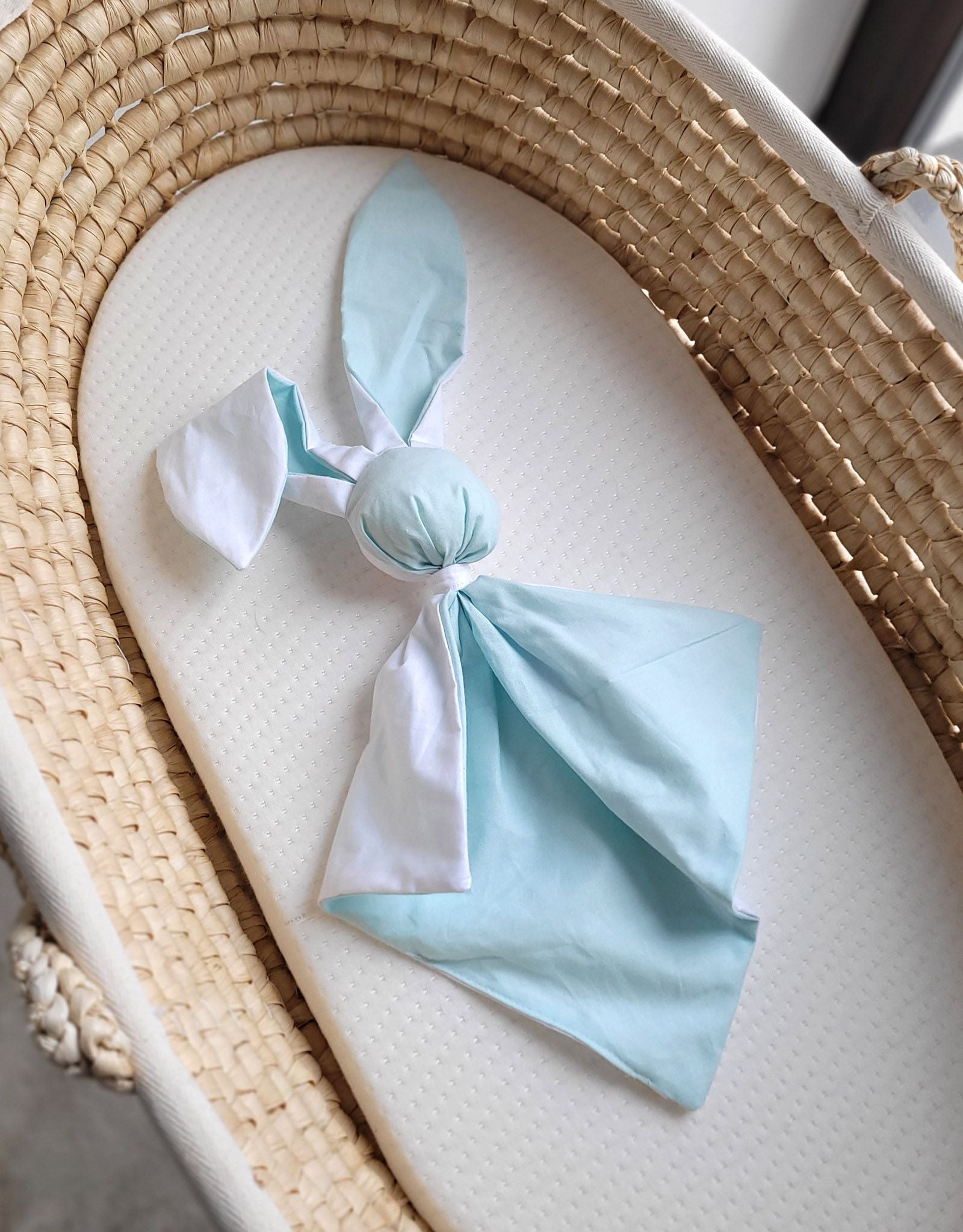 Soft cosy cuddly bunny blanket in cotton - Mint/ white