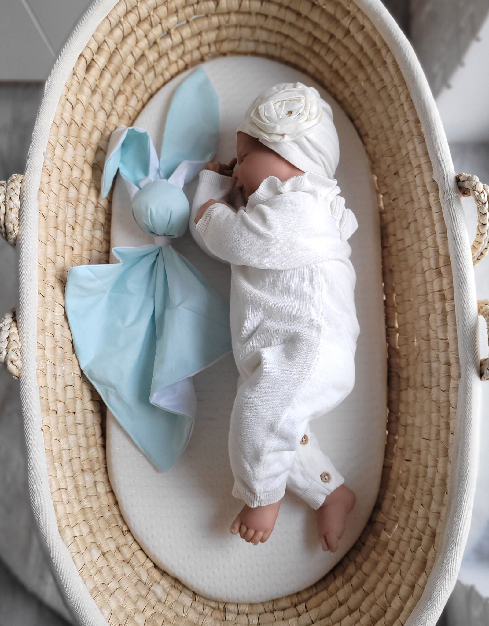 Soft cosy cuddly bunny blanket in cotton - Mint/ white