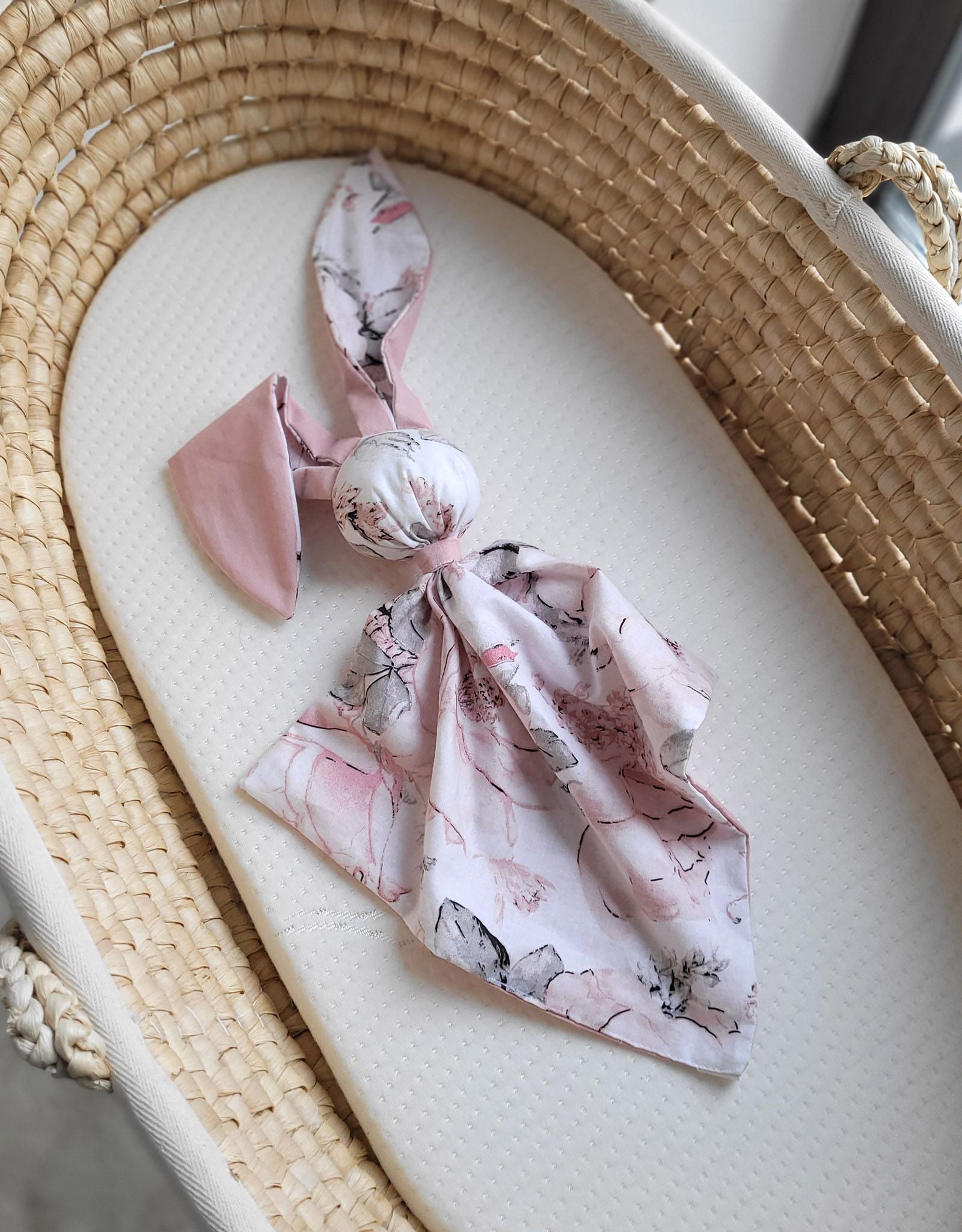 Soft cosy cuddly bunny blanket in cotton - Sepia roses/pastel pink
