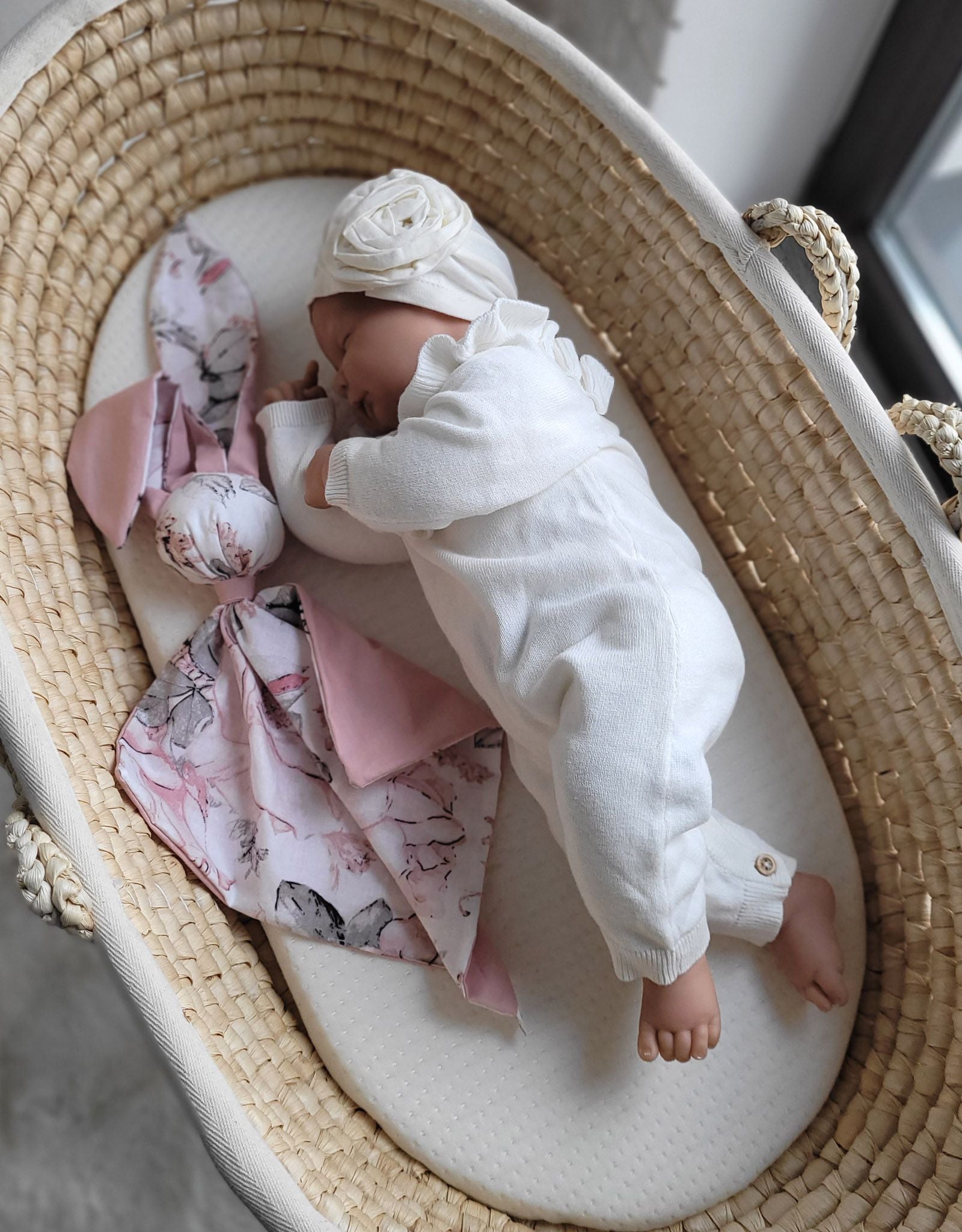 Soft cosy cuddly bunny blanket in cotton - Sepia roses/pastel pink