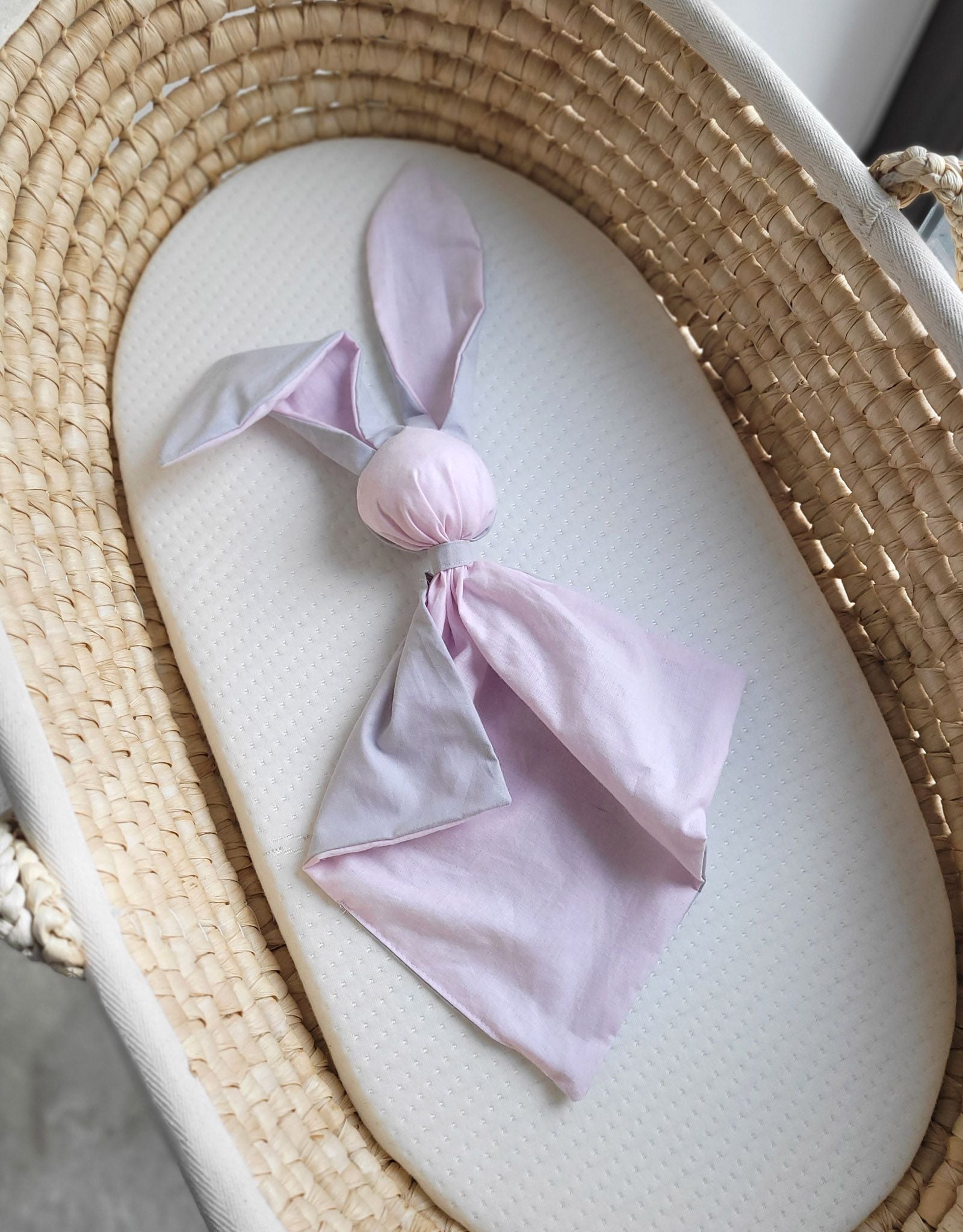 Soft cosy cuddly bunny blanket in cotton - Pink/ grey