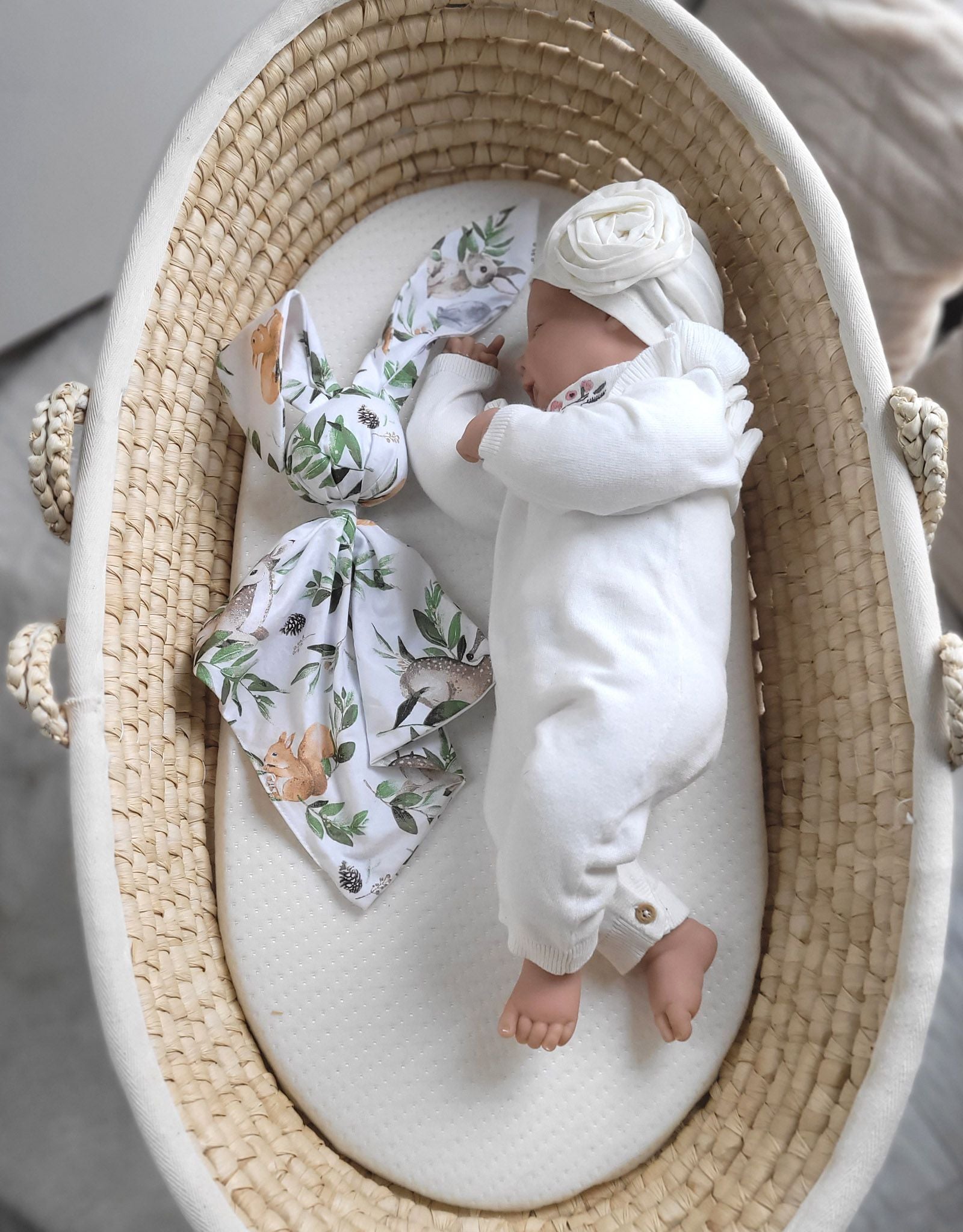 Soft cosy cuddly bunny blanket in cotton - Woodland green