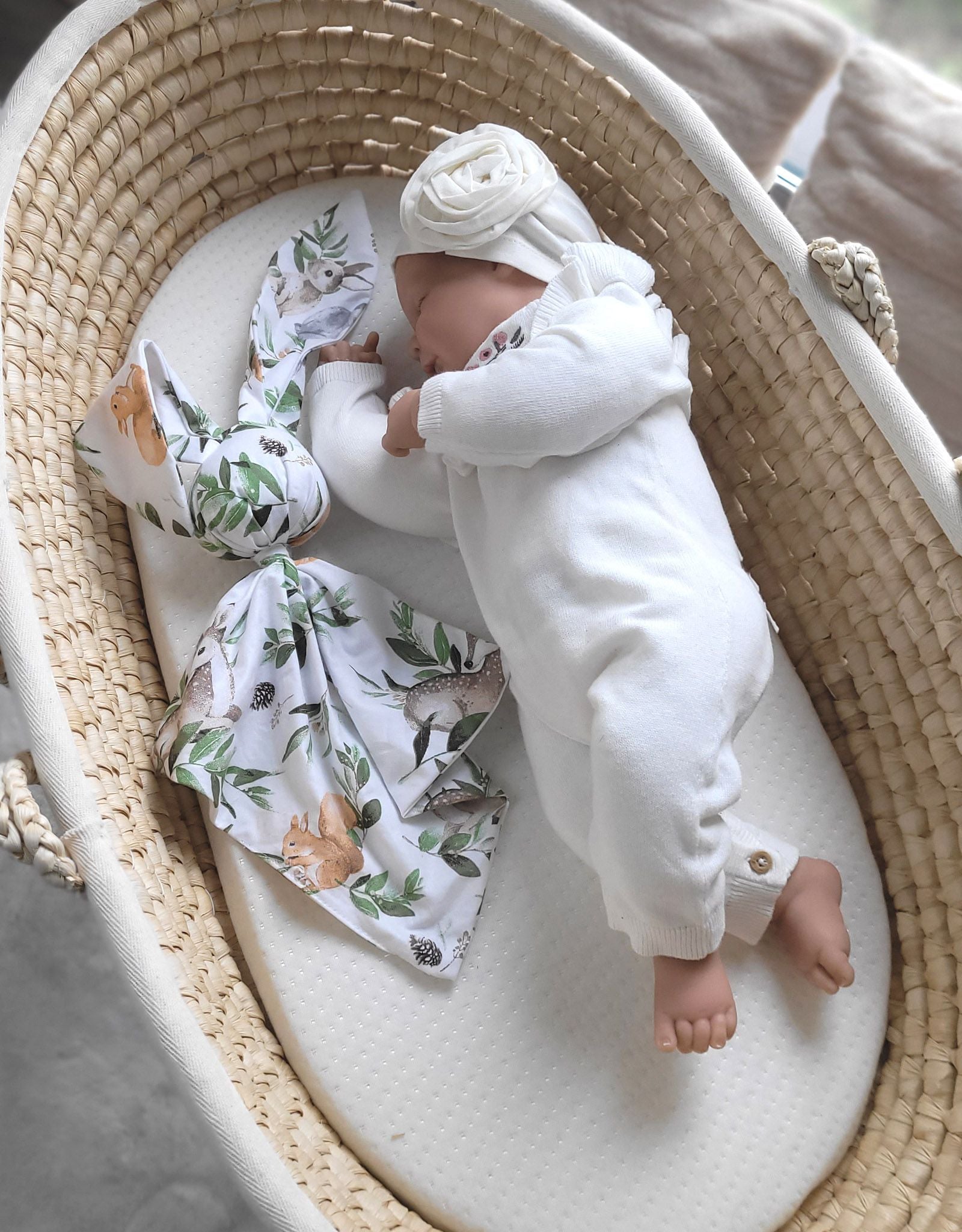 Soft cosy cuddly bunny blanket in cotton - Woodland green