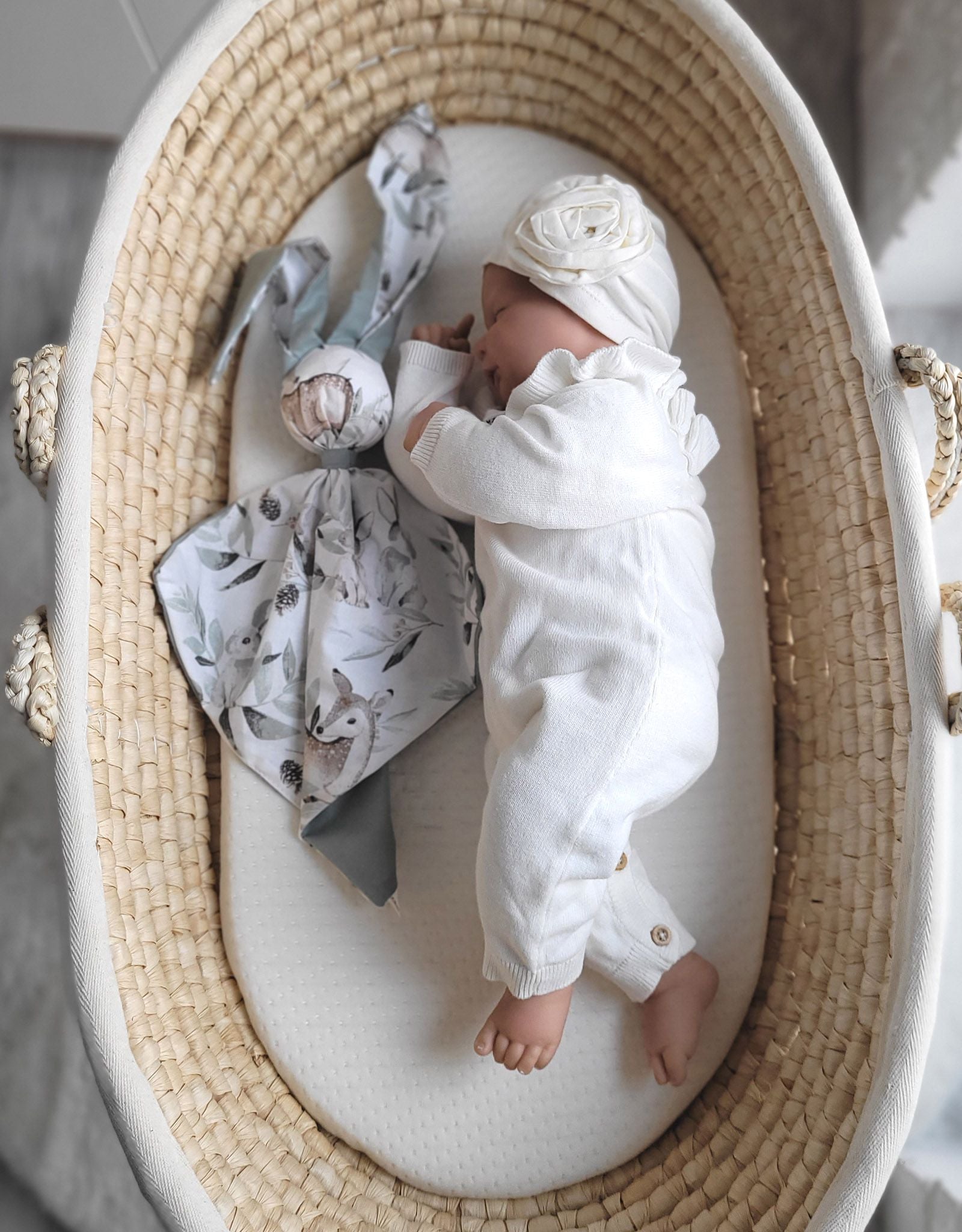 Soft cosy cuddly bunny blanket in cotton - Woodland olive/pastel green