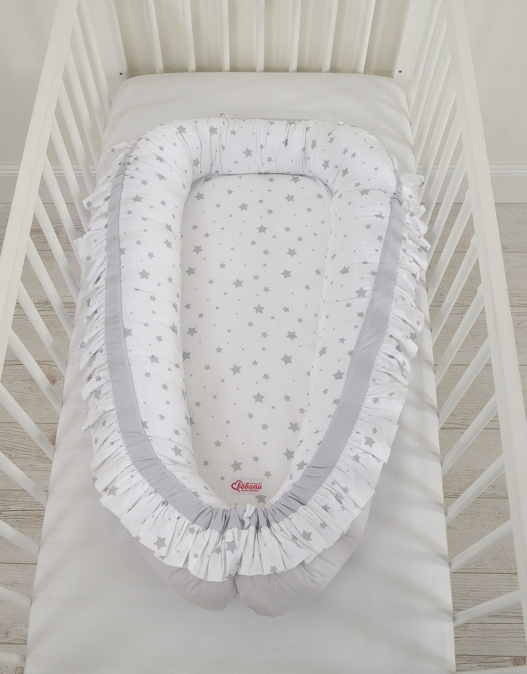 Baby nest with a ruffle - mini gray stars/gray
