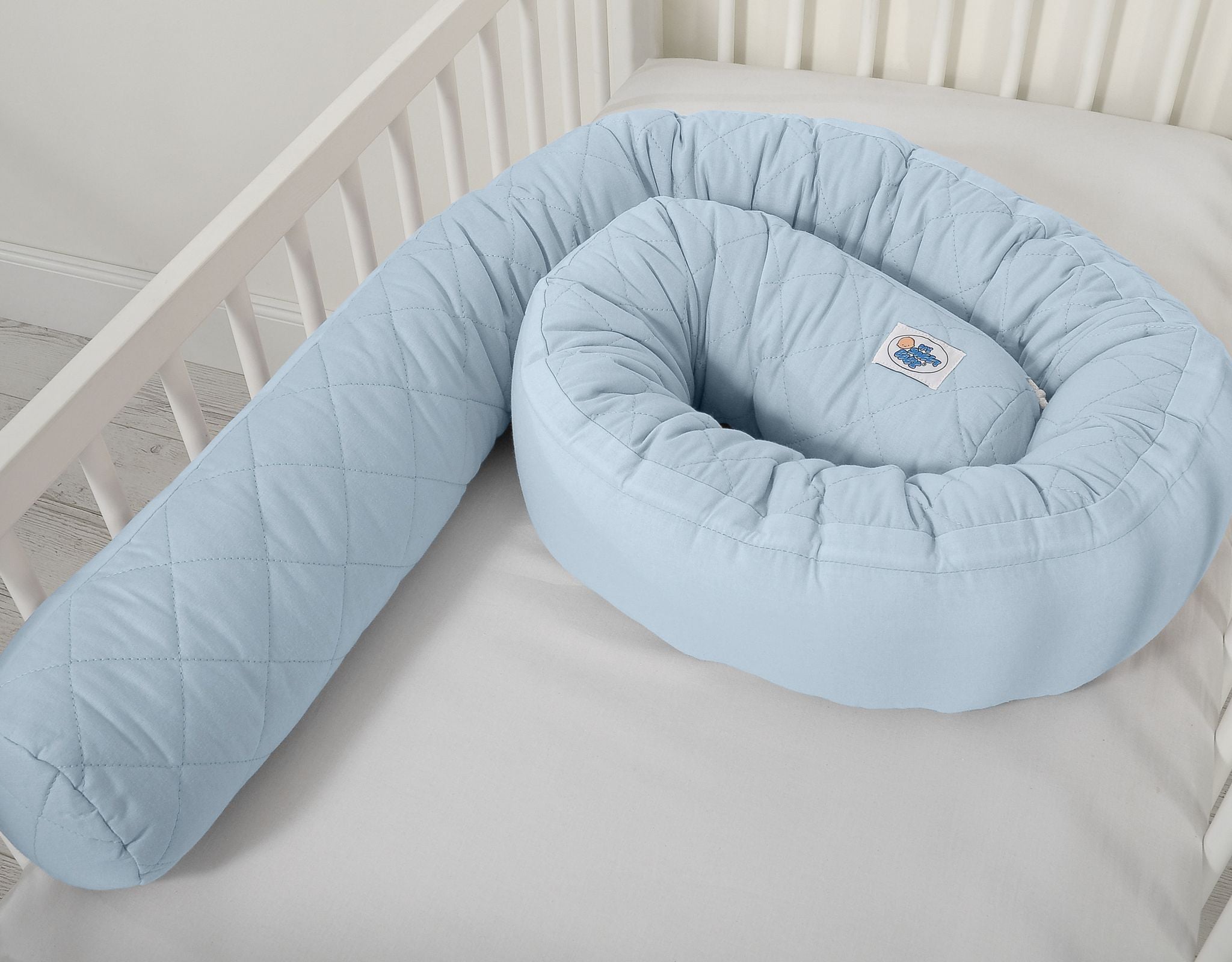 2-in-1 - Baby nest quilted - snake pillow bumper - white