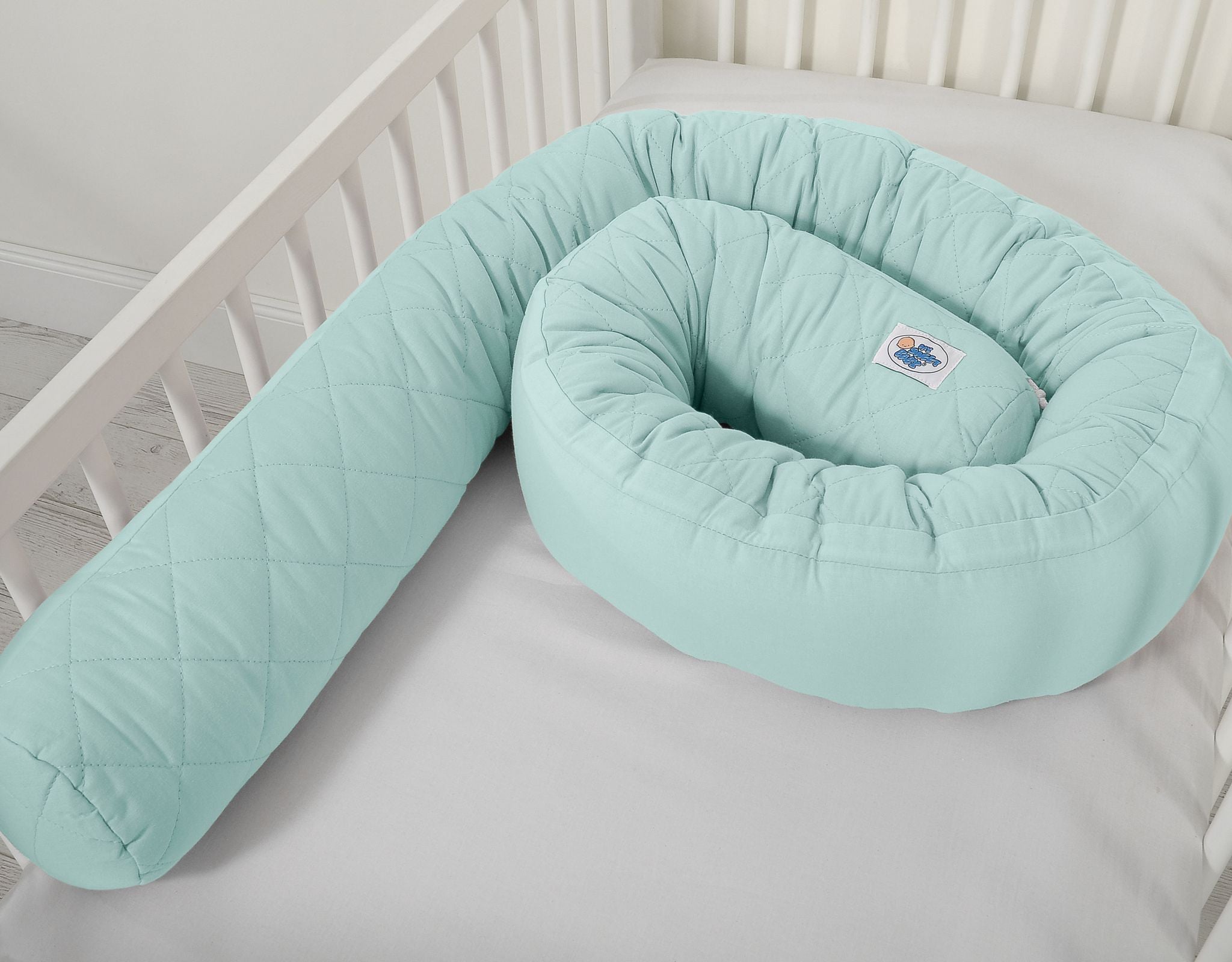 2-in-1 - Baby nest quilted - snake pillow bumper - white