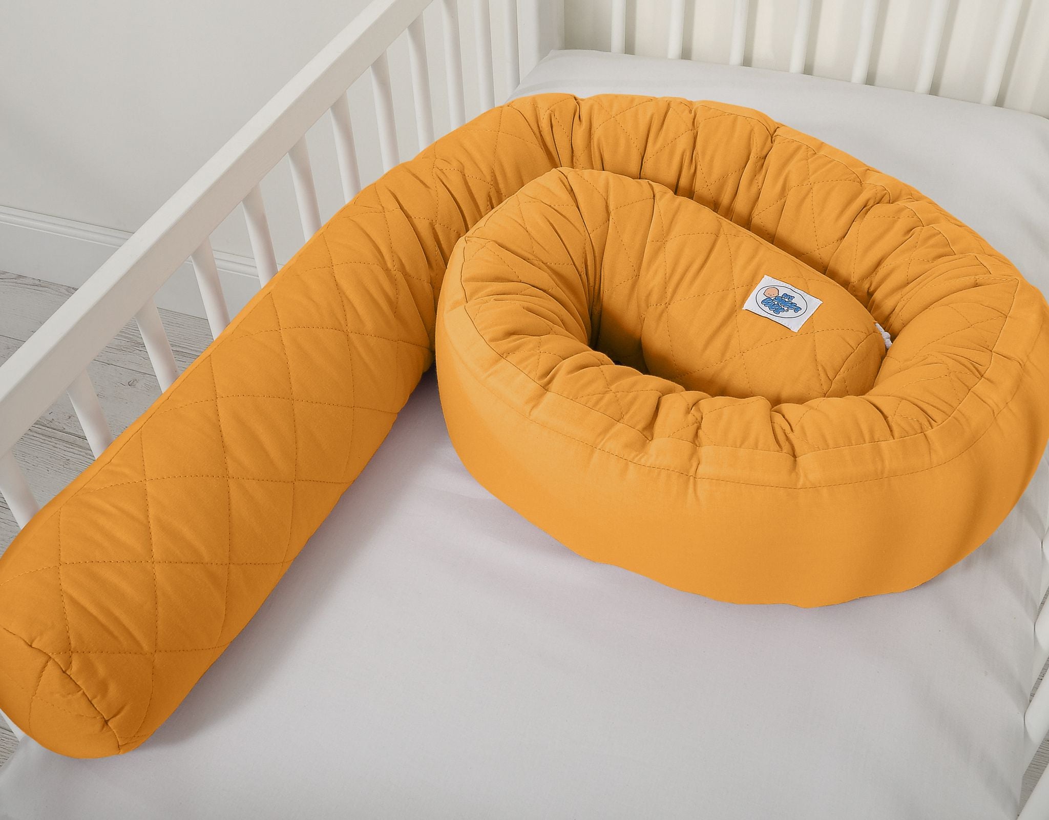 2-in-1 - Baby nest quilted - snake pillow bumper - white