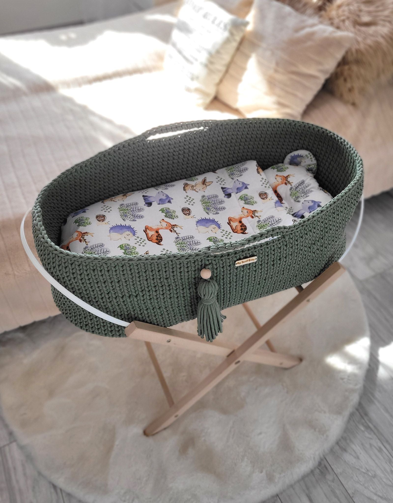 Moses basket BOHO Handmade with stand - pistachio