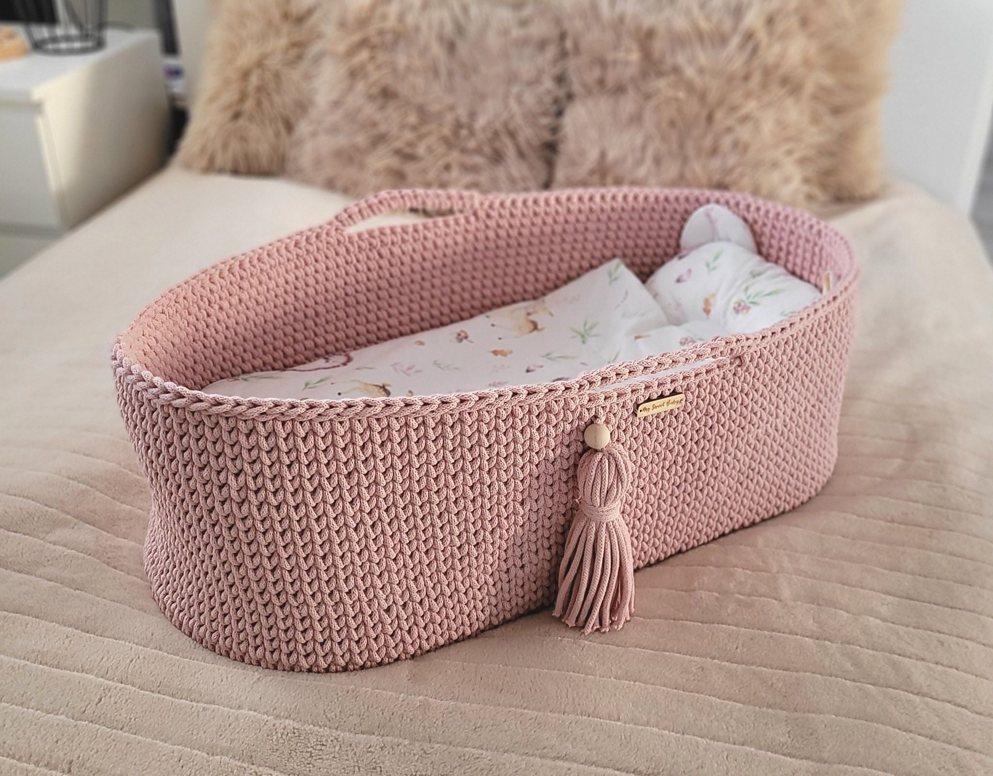 Moses basket BOHO Handmade cotton with mattress - pastel pink