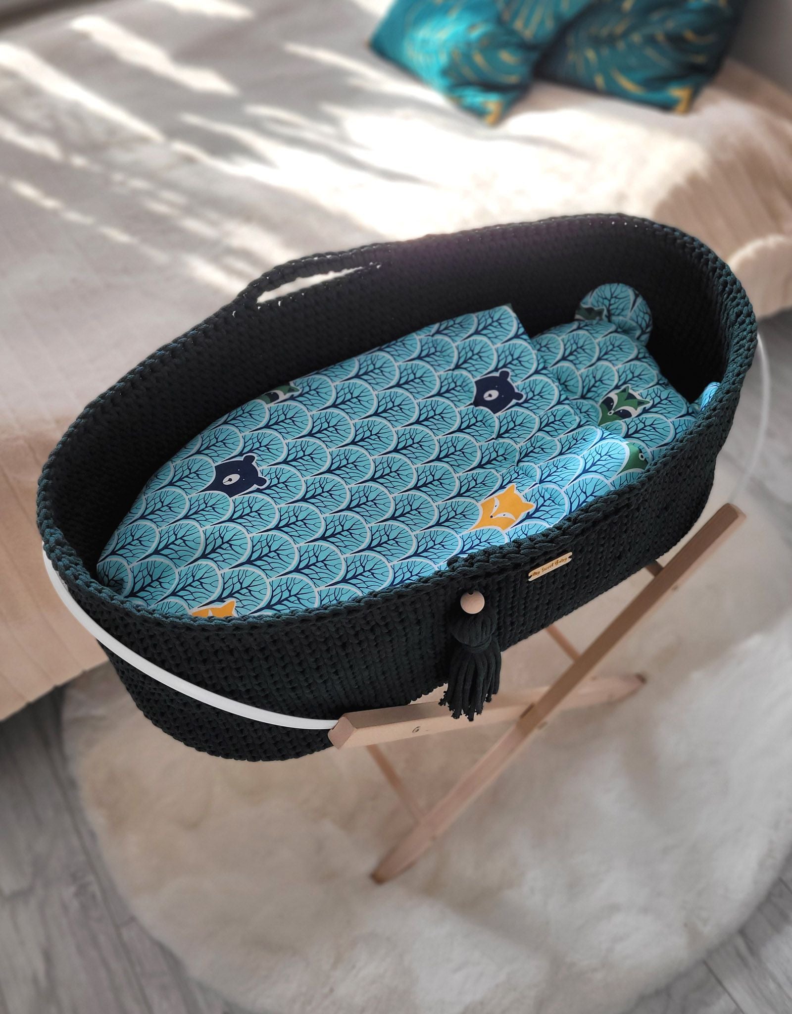 Moses basket BOHO Handmade cotton with mattress - bottle green