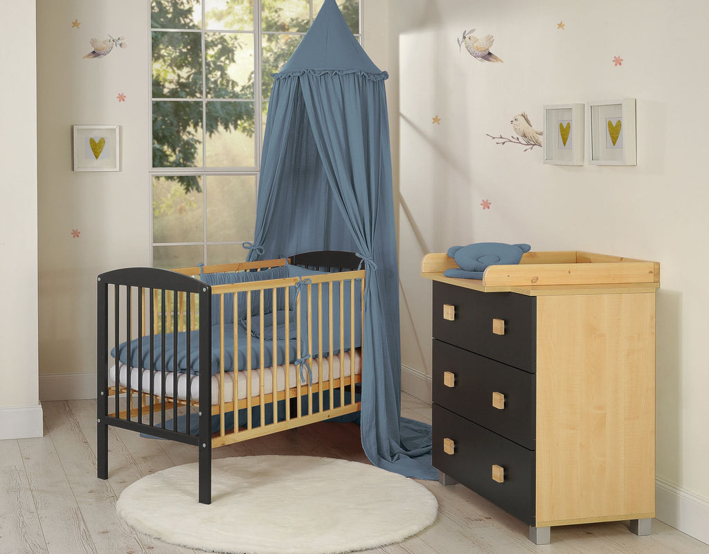 Muslin hanging canopy with frill - pastel blue