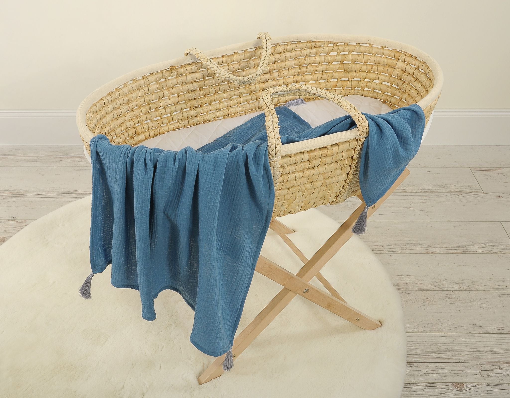 Muslin blanket for kids with tassels - pastel blue