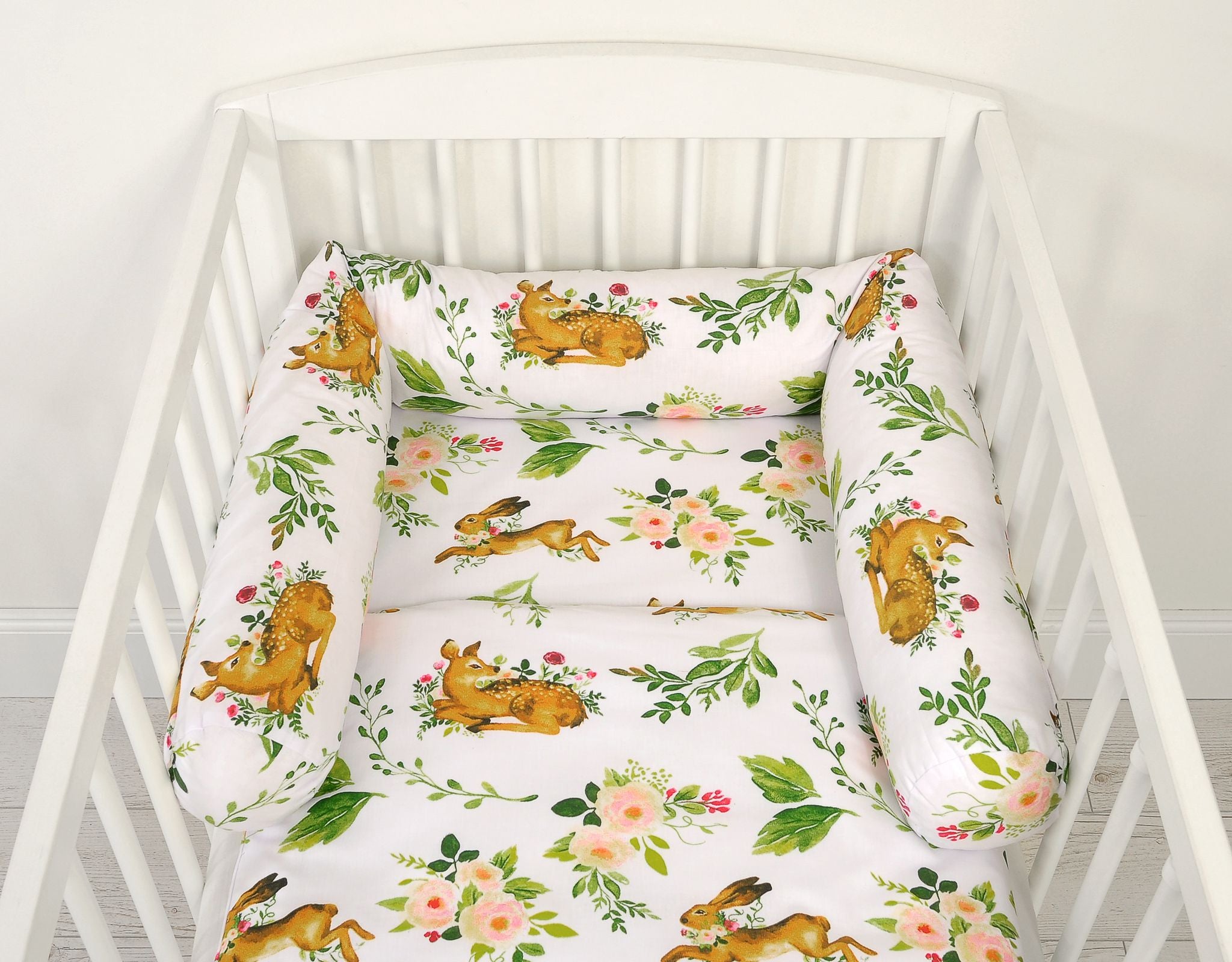 Roller bumper for baby bed - in the forest