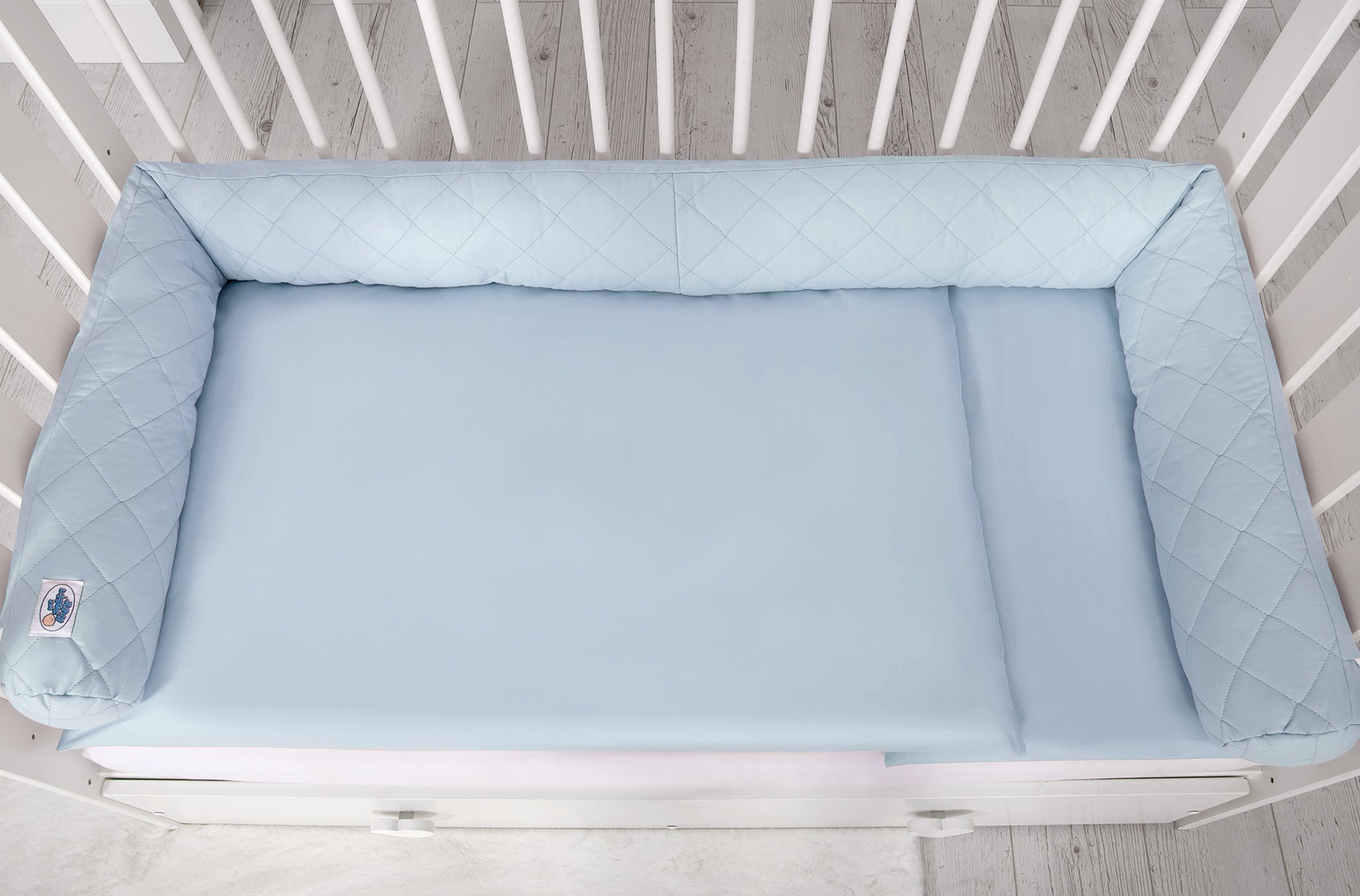2-in-1 - Baby nest quilted - snake pillow bumper - white