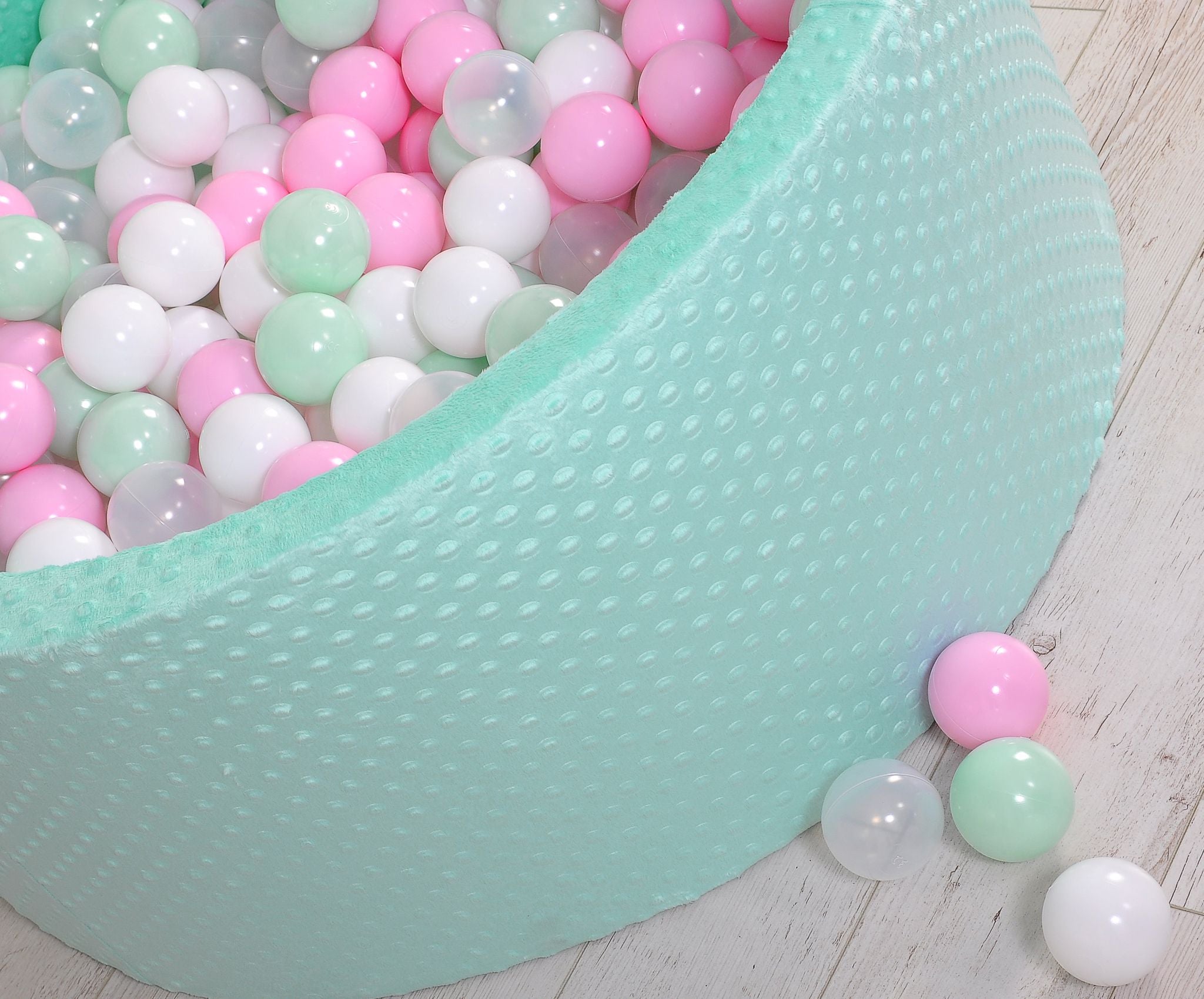 Ball-pit minky H-40 cm with balls 200pcs- mint